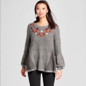 Knox Rose Embroiled Sweater hanker chief hem